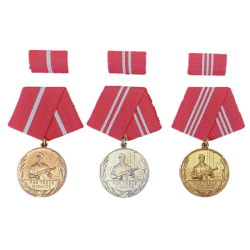 Sada medailí NVA/DDR KAMPFGRUPPE 3 kusy